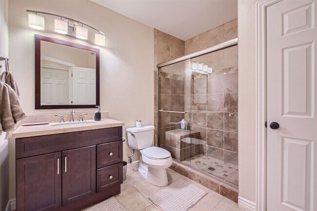 Building Photo - Spacious Haven: 4 BDR Home in Louisville, CO