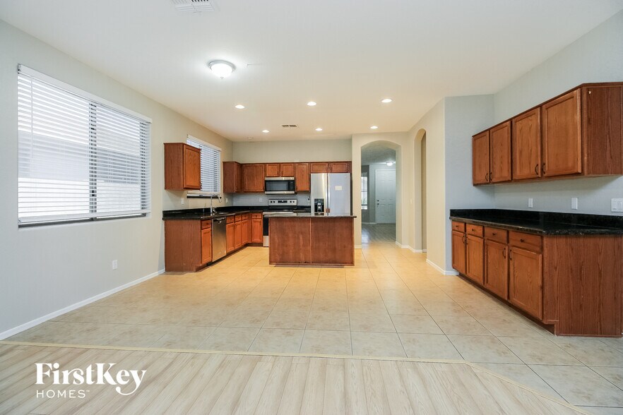 Building Photo - 12529 W Highland Ave