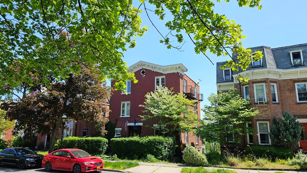 Building Photo - 176 Montgomery St