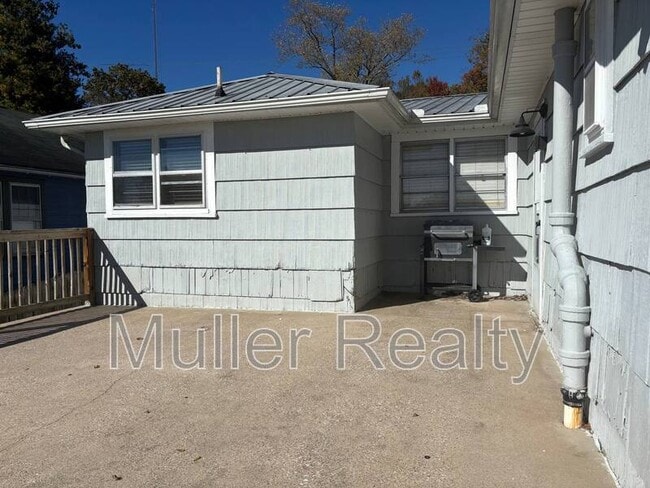 Building Photo - 1006 Freemason St