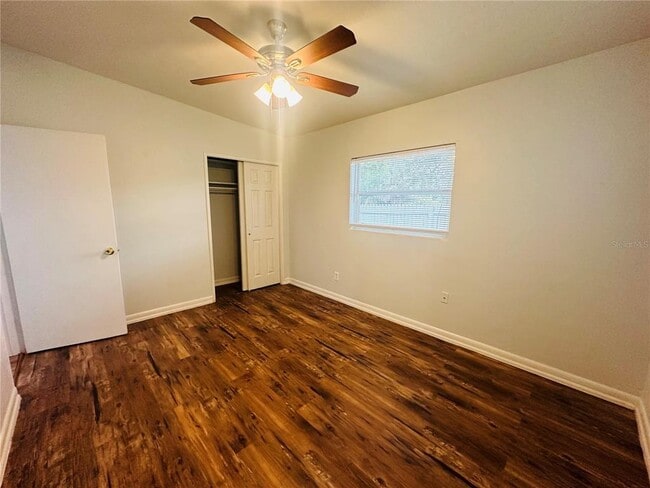 Building Photo - 6033 Balboa Dr