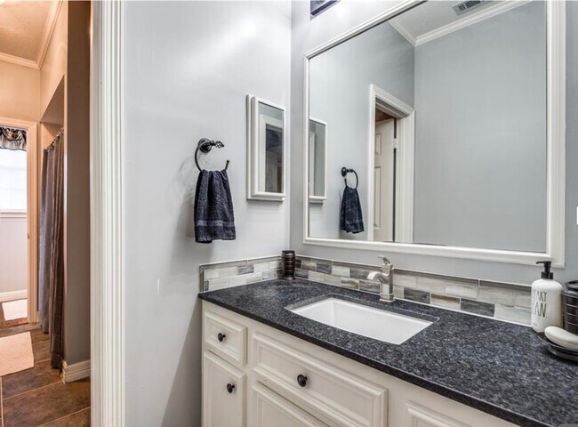 Building Photo - 16107 Wimbledon Forest Dr