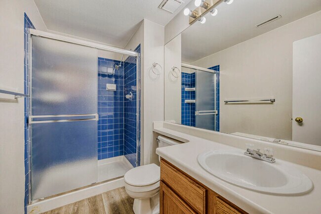 Building Photo - 8420 Ilex Dr