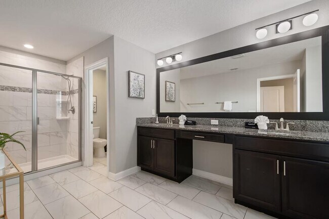 Building Photo - 4761 Kings Castle Cir