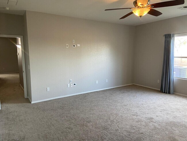 Building Photo - 1330 E Pedro Rd