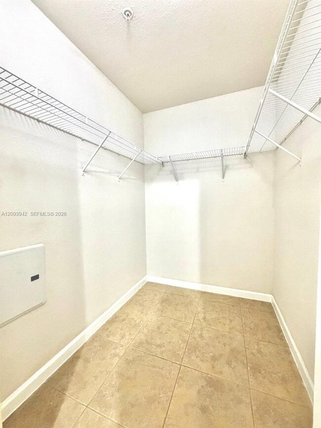 Building Photo - 3429 W 80th St
