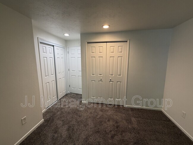 Building Photo - 3414 S Grand Blvd
