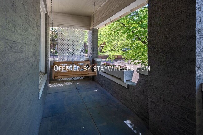 Building Photo - 1842 Mignon Ave