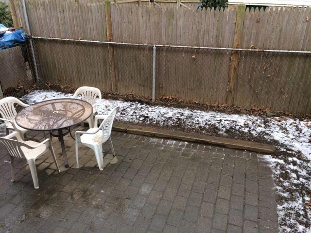 Building Photo - 35 Higgins St