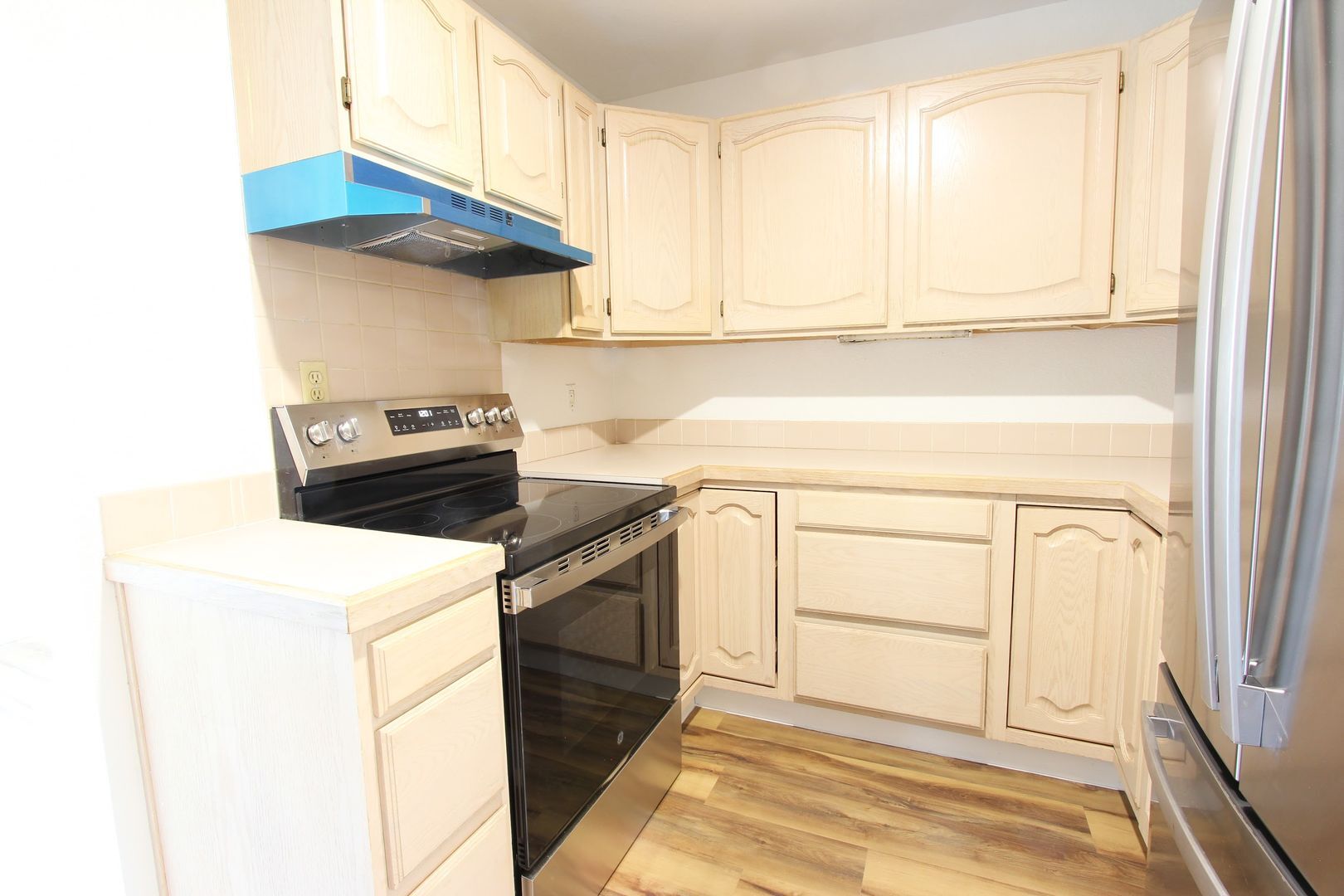 Building Photo - 600 Manhattan Dr