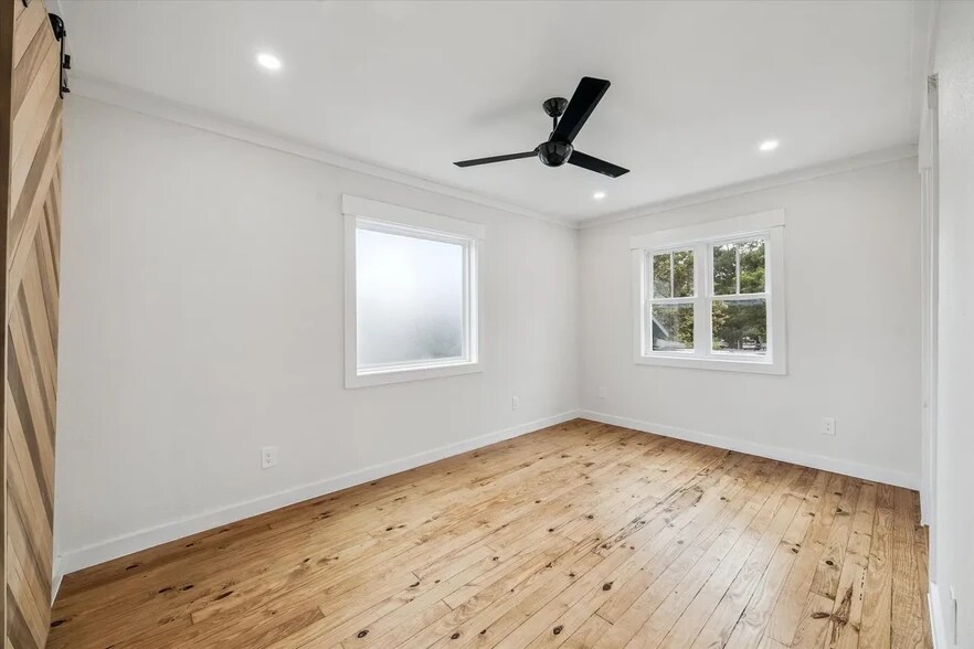 Bedroom - 4610 Siegel St