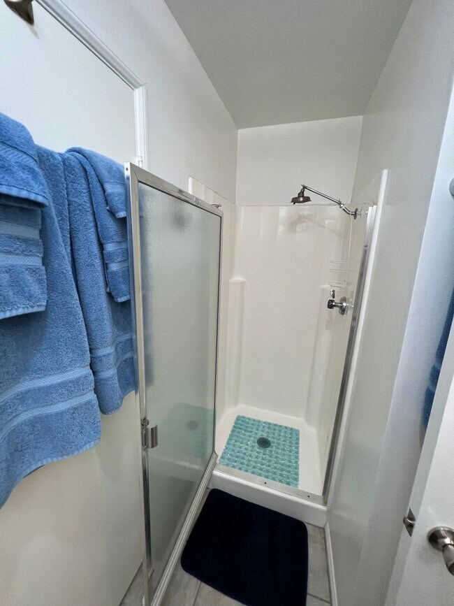 Building Photo - Condo at the Beach - Surfside III HOA