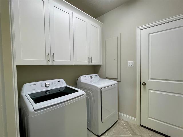 Building Photo - 6313 Burbank Wy