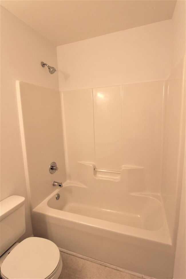 Building Photo - Charming 3-Bedroom Ranch Home in the Meriw...