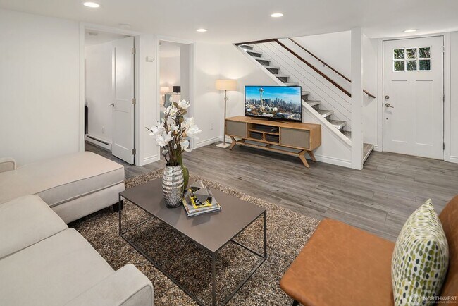 Building Photo - 3Bd/1.75Ba Seattle House