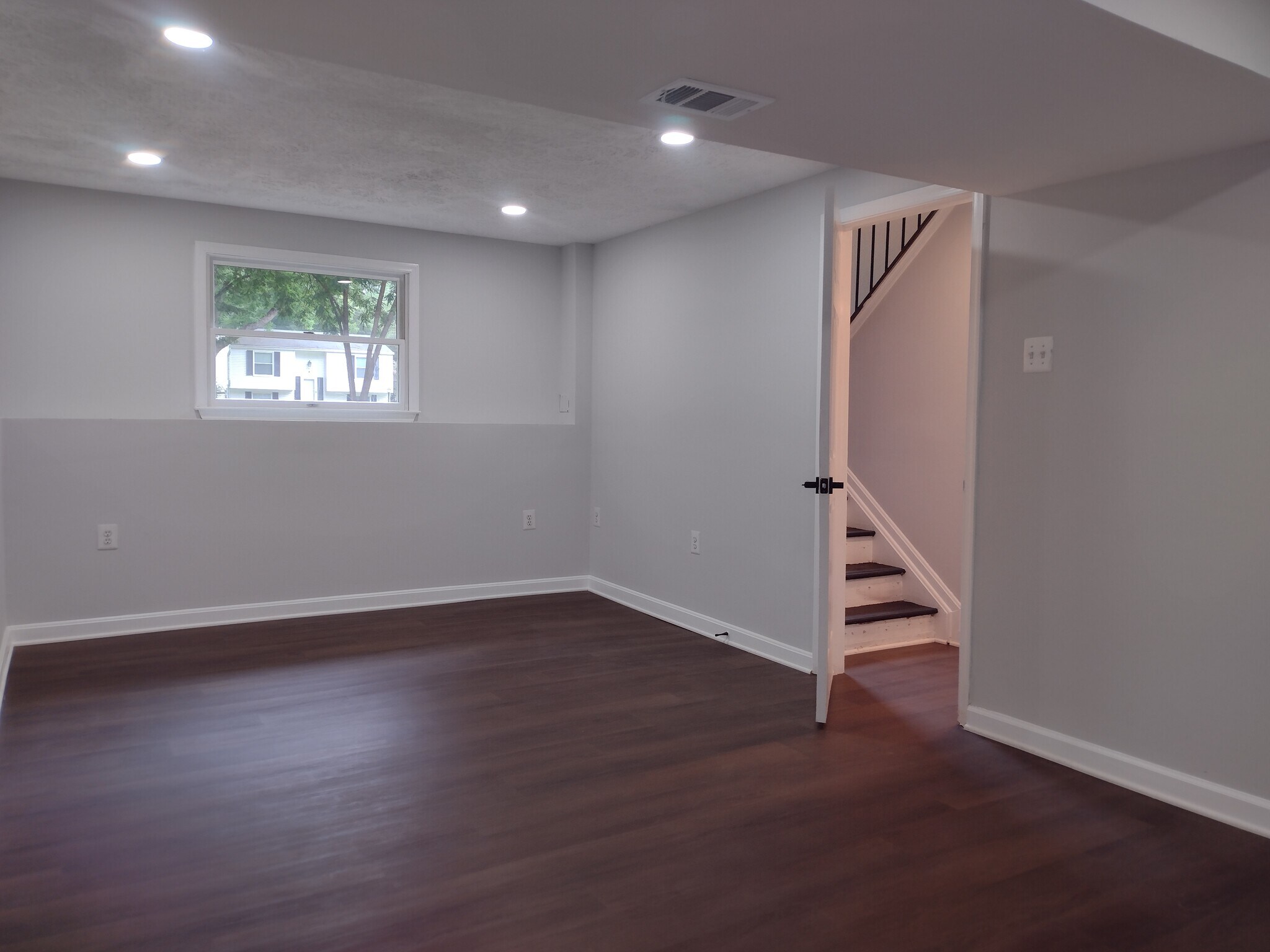 Building Photo - 6481 Barchink Pl