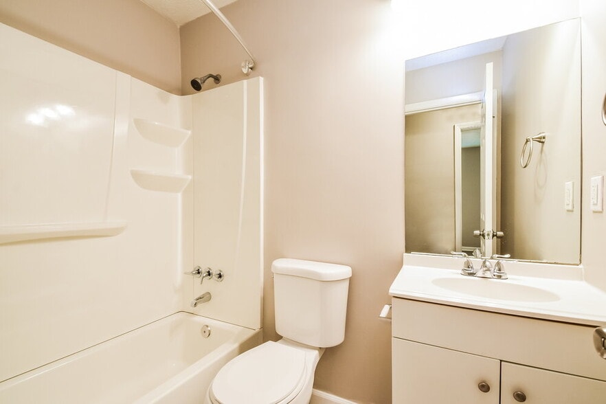 Building Photo - 3210 Fescue Cir