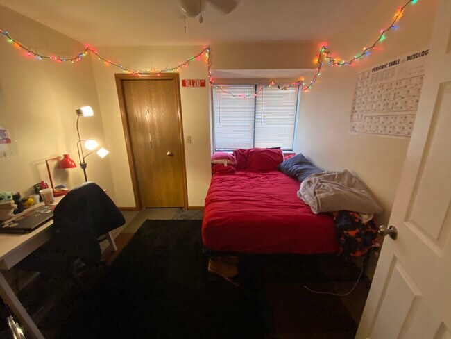 2nd Floor Bedroom - 668 E Buchtel Ave