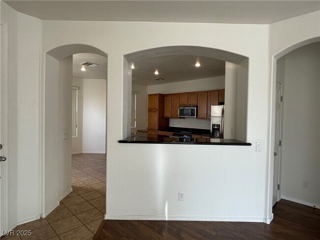 Building Photo - 10385 Bayhead Beach Ave