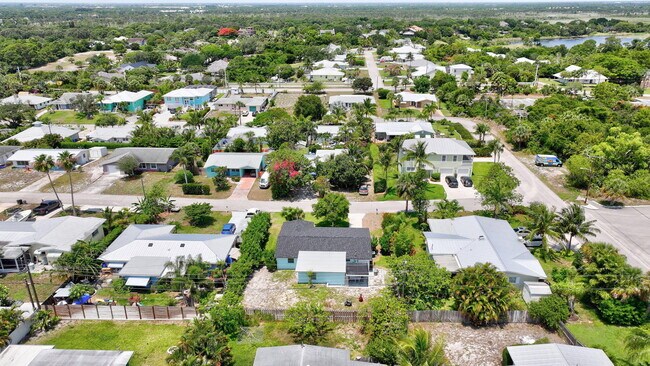 Building Photo - 3837 NE Melba Dr