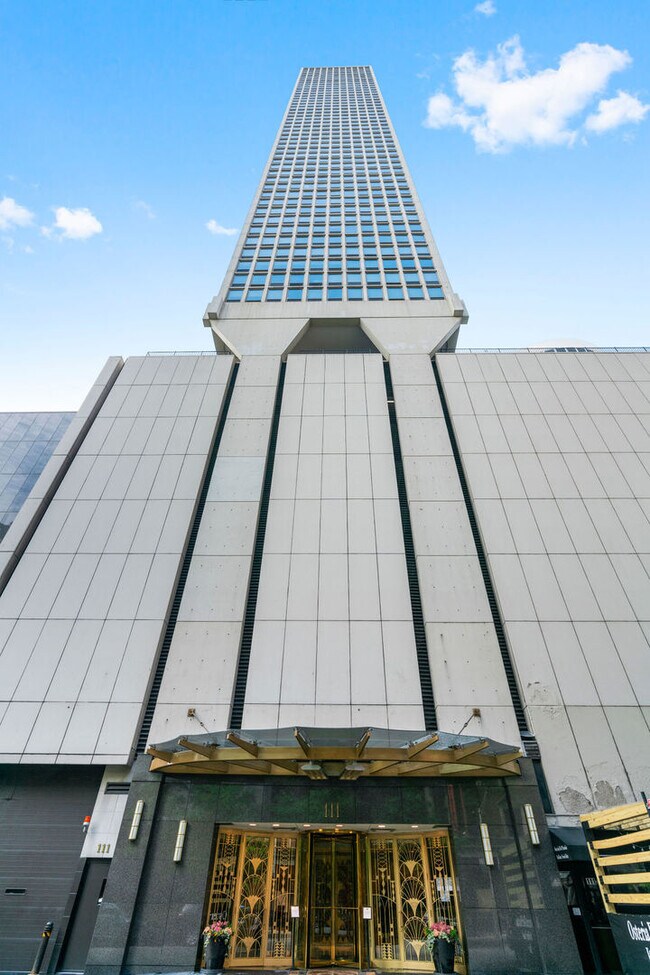 Building Photo - 111 E Chestnut St