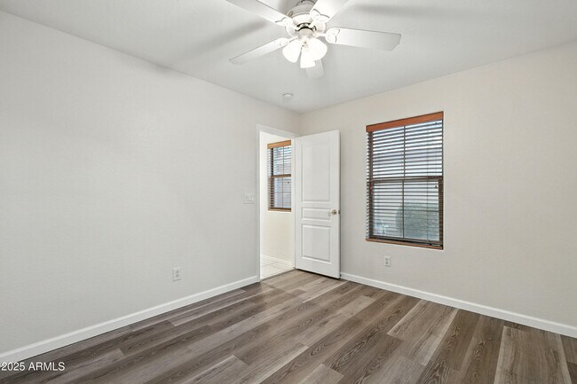 Building Photo - 5307 W Morten Ave