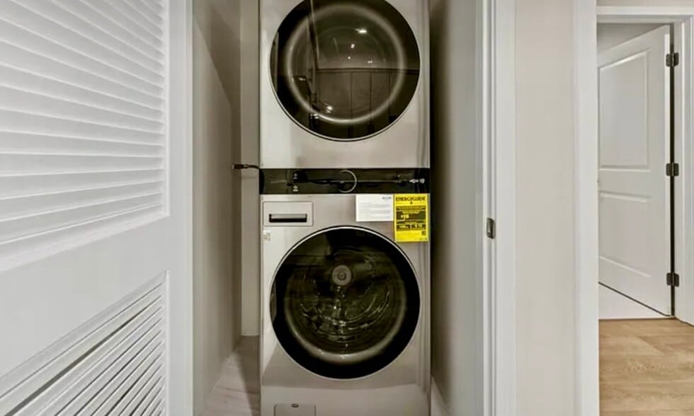 Building Photo - 439 Oak St