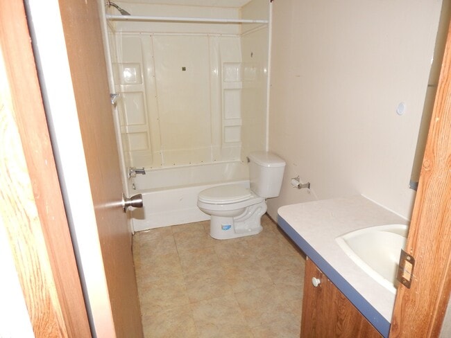 Building Photo - Spacious 3 Bedroom, 2 Bath Double-Wide Mobile Home