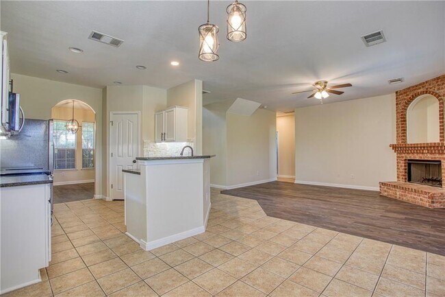 Building Photo - 1107 Middle Brook Dr