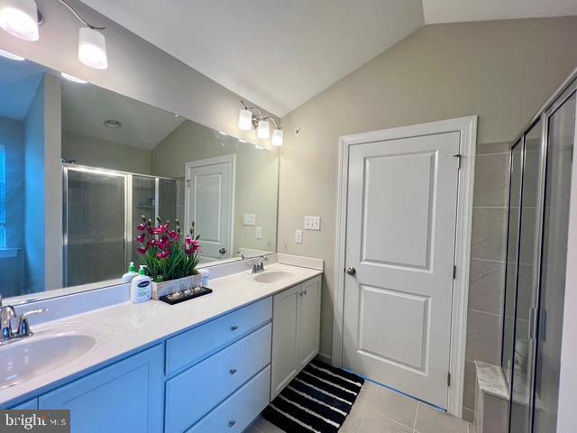 Building Photo - 221 Cadence Ct