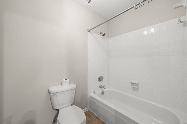 Building Photo - 14020 Schroeder Rd