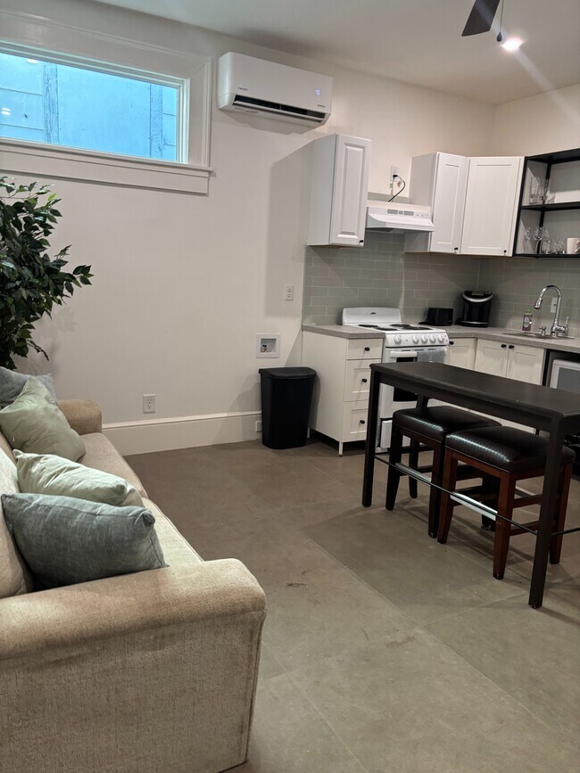 Building Photo - 224 Finley Ave