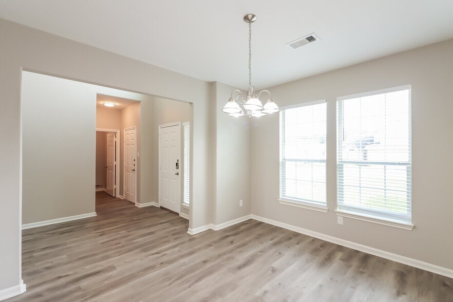 Building Photo - 974 Oak Falls Dr