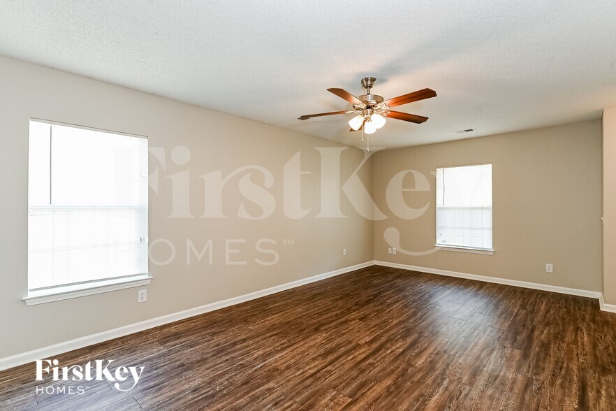 Building Photo - 1020 Golden Aspen Dr