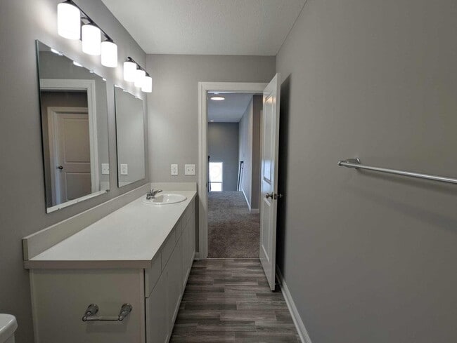 Building Photo - 7301 Aster Wy