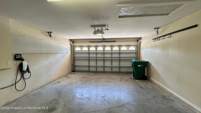 Building Photo - 10 Bellis Ct
