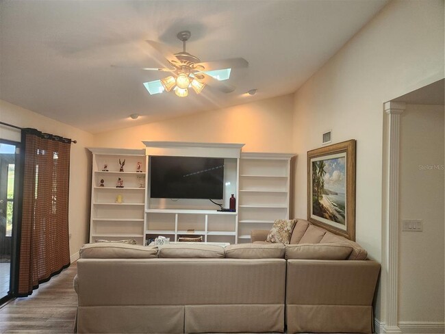 Building Photo - 3411 Avenida Madera