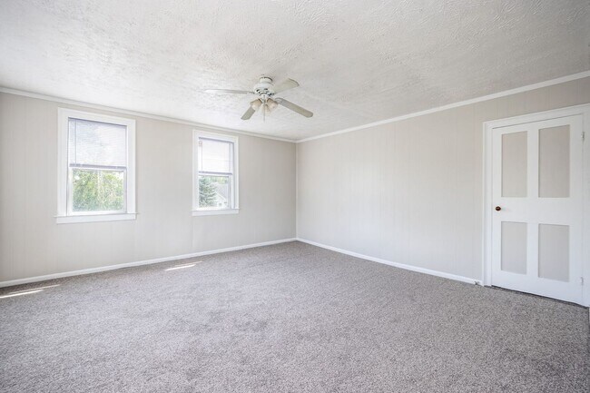 Building Photo - 757 Holt Rd