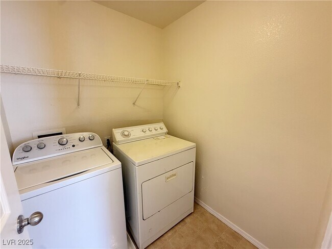 Building Photo - 1072 Valetta Flat Ave