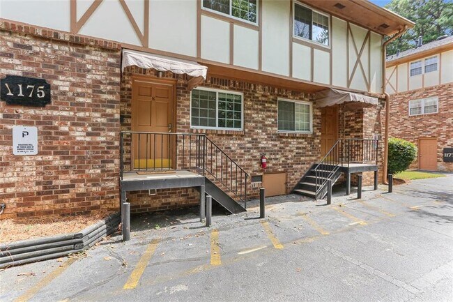 Primary Photo - 1175 Church St