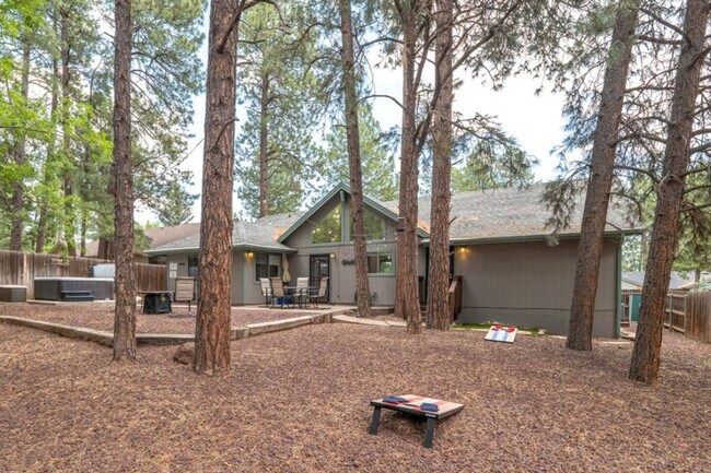 Building Photo - 3263 S Justin St