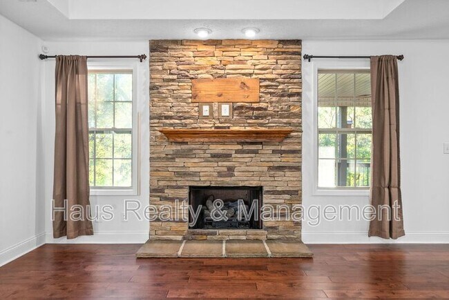 Building Photo - 961 Bonellis Ln