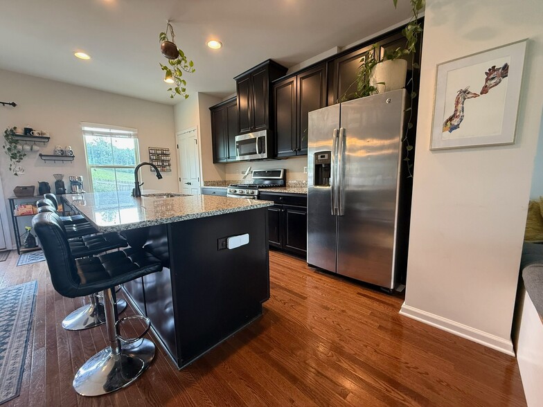 Building Photo - 814 Oval Park Ln