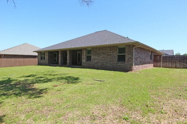 Building Photo - Ventura Estates Rental – 4 Bedrooms, 2 Bat...