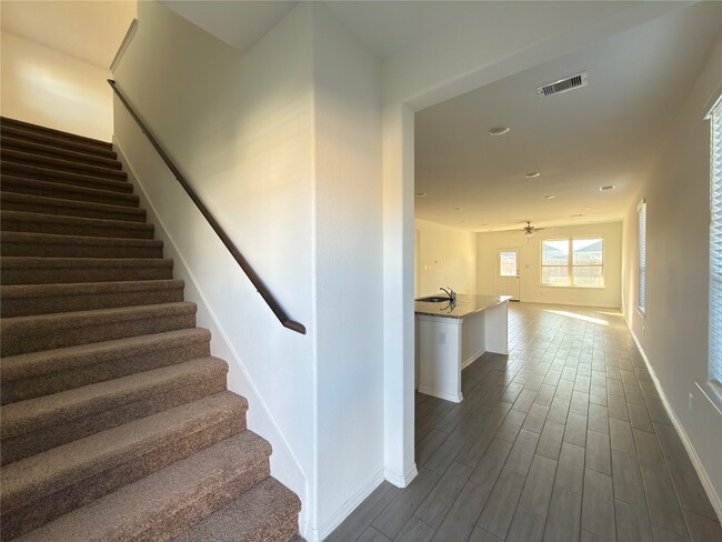 Building Photo - 5731 Tabula Rasa Dr