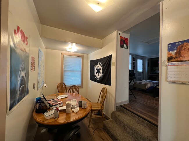 Building Photo - Studio apartment near WWU!