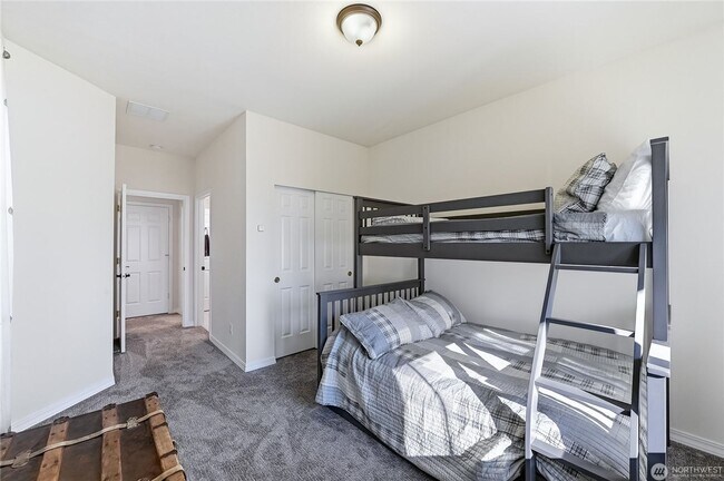 Building Photo - Spacious 2Br in Trilogy at Redmond Ridge 55+ Community