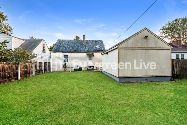 Building Photo - 124 E Lindberg Dr