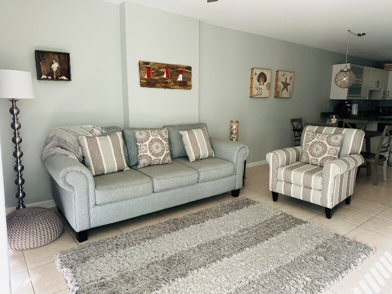 Building Photo - 10 Lemoyne Ave