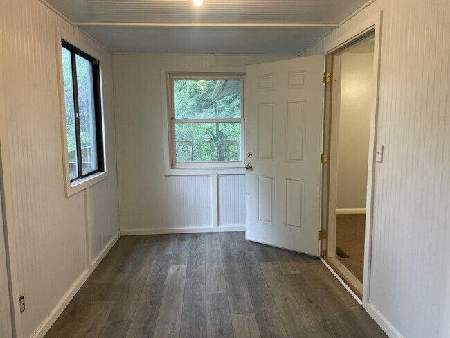 Building Photo - 4189 Woodland Dr